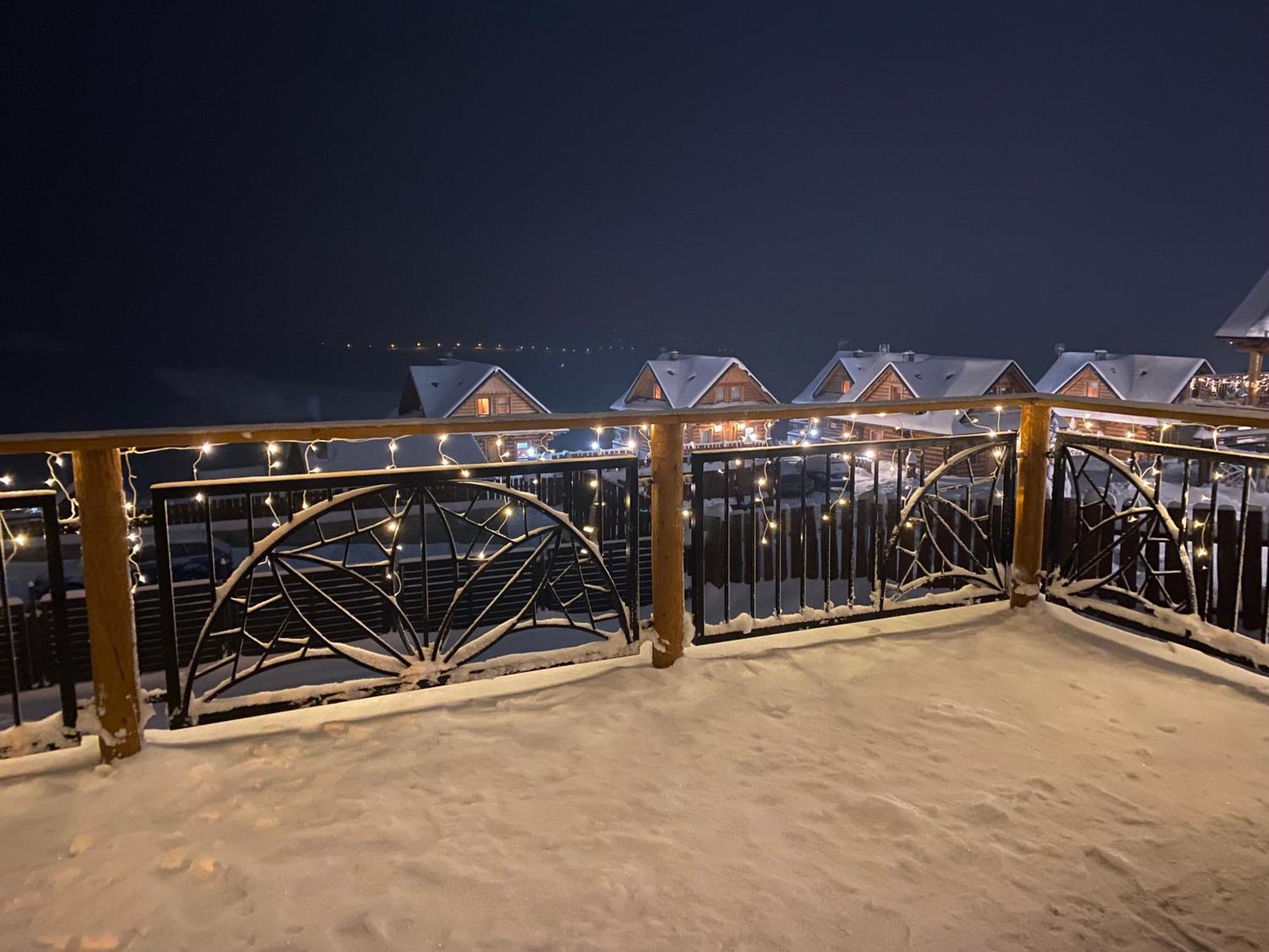 Zloty Gron Log Houses & Apartments อิสเตบนา ภายนอก รูปภาพ