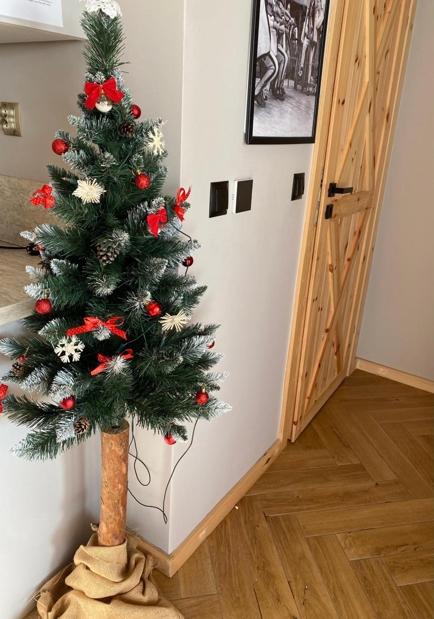 Zloty Gron Log Houses & Apartments อิสเตบนา ภายนอก รูปภาพ