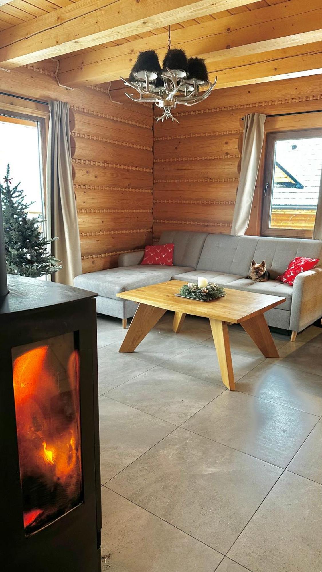 Zloty Gron Log Houses & Apartments อิสเตบนา ภายนอก รูปภาพ