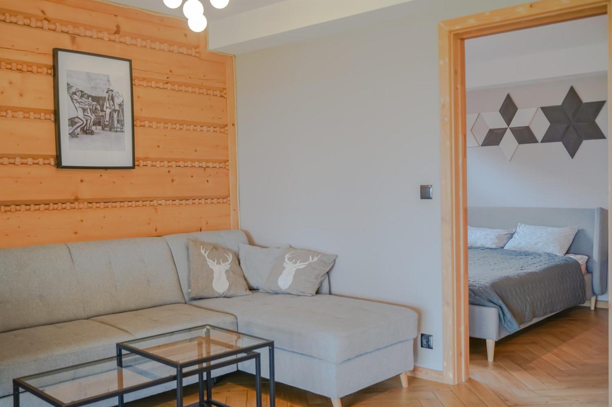 Zloty Gron Log Houses & Apartments อิสเตบนา ภายนอก รูปภาพ